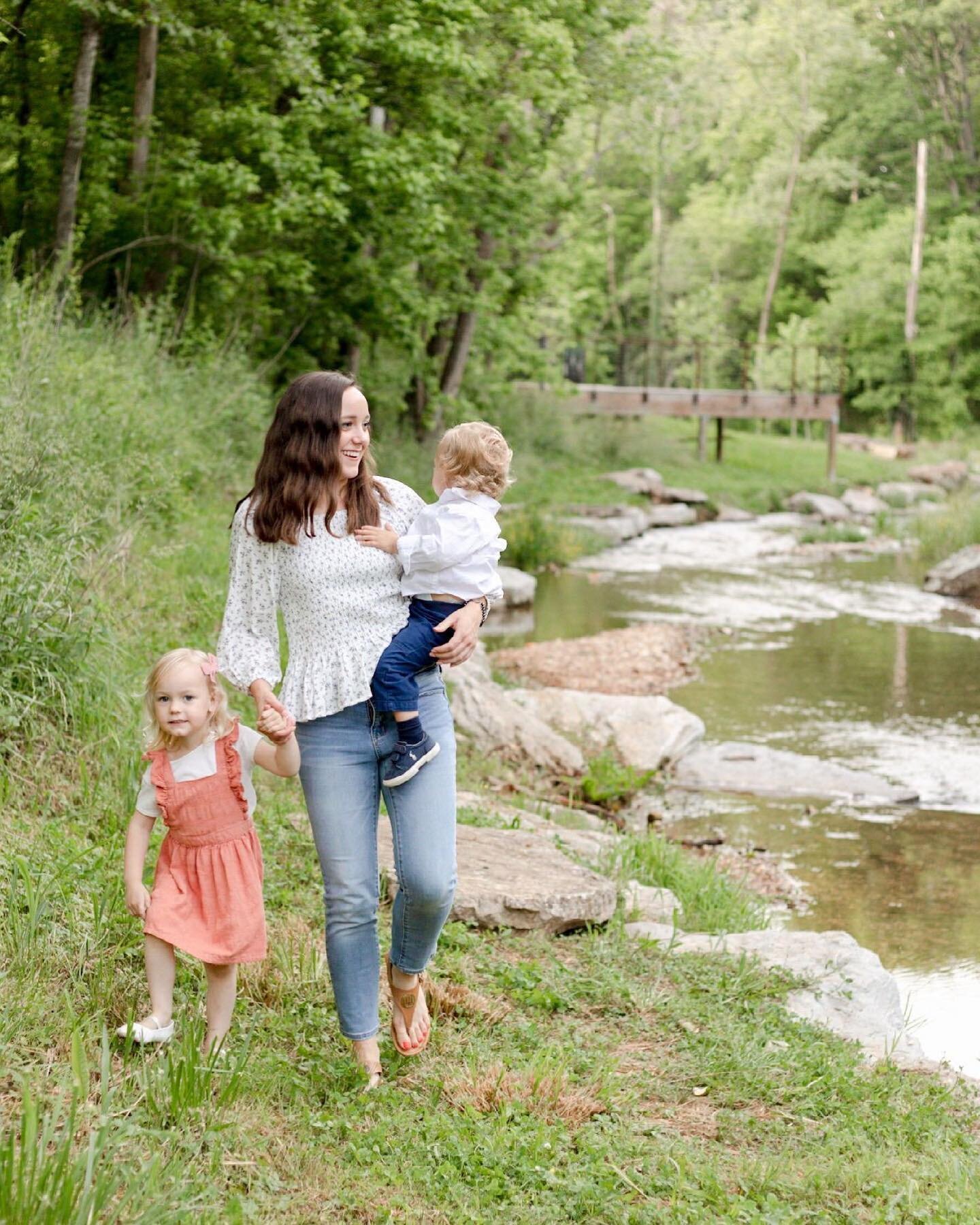 I got to see this cute mama yesterday and photograph her and her sweet babies!! The wildflowers are on point right now in northwest Arkansas and I&rsquo;m  here  for  it 